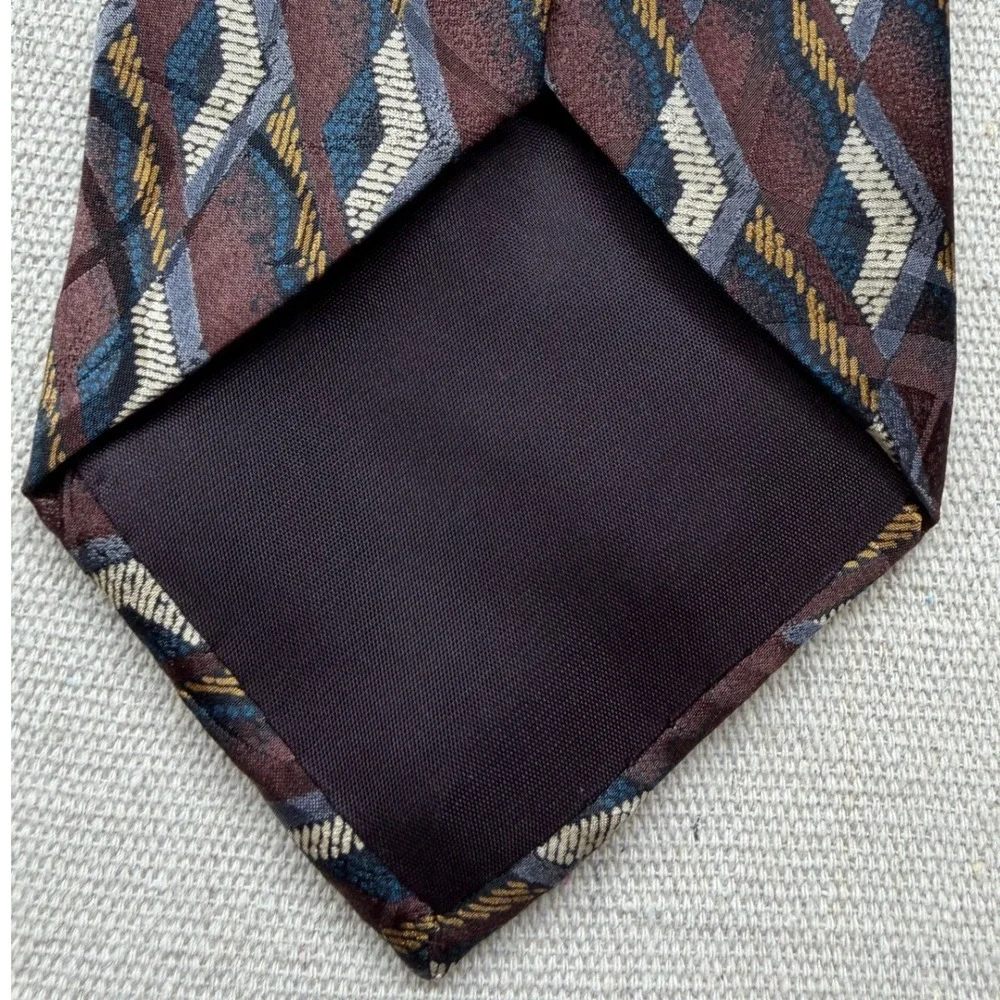 Milano Uomo Mens Silk Tie‎ Geometric Diamond Burgundy Blue Gold Made in USA